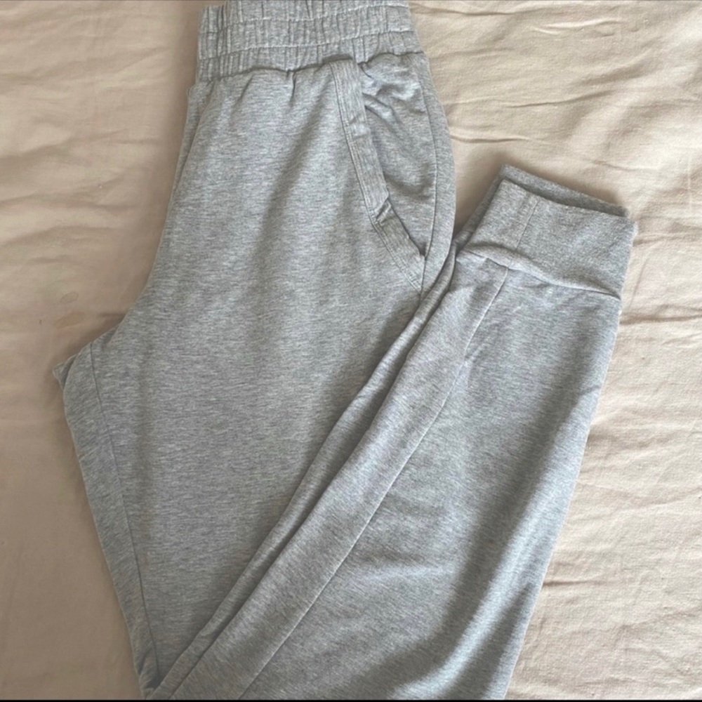 Alo Yoga Set - Unwind Sweatpant and Double Take Pullover